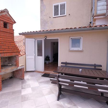 Apartment Klea - Cosy, Near City Center Pola Esterno foto