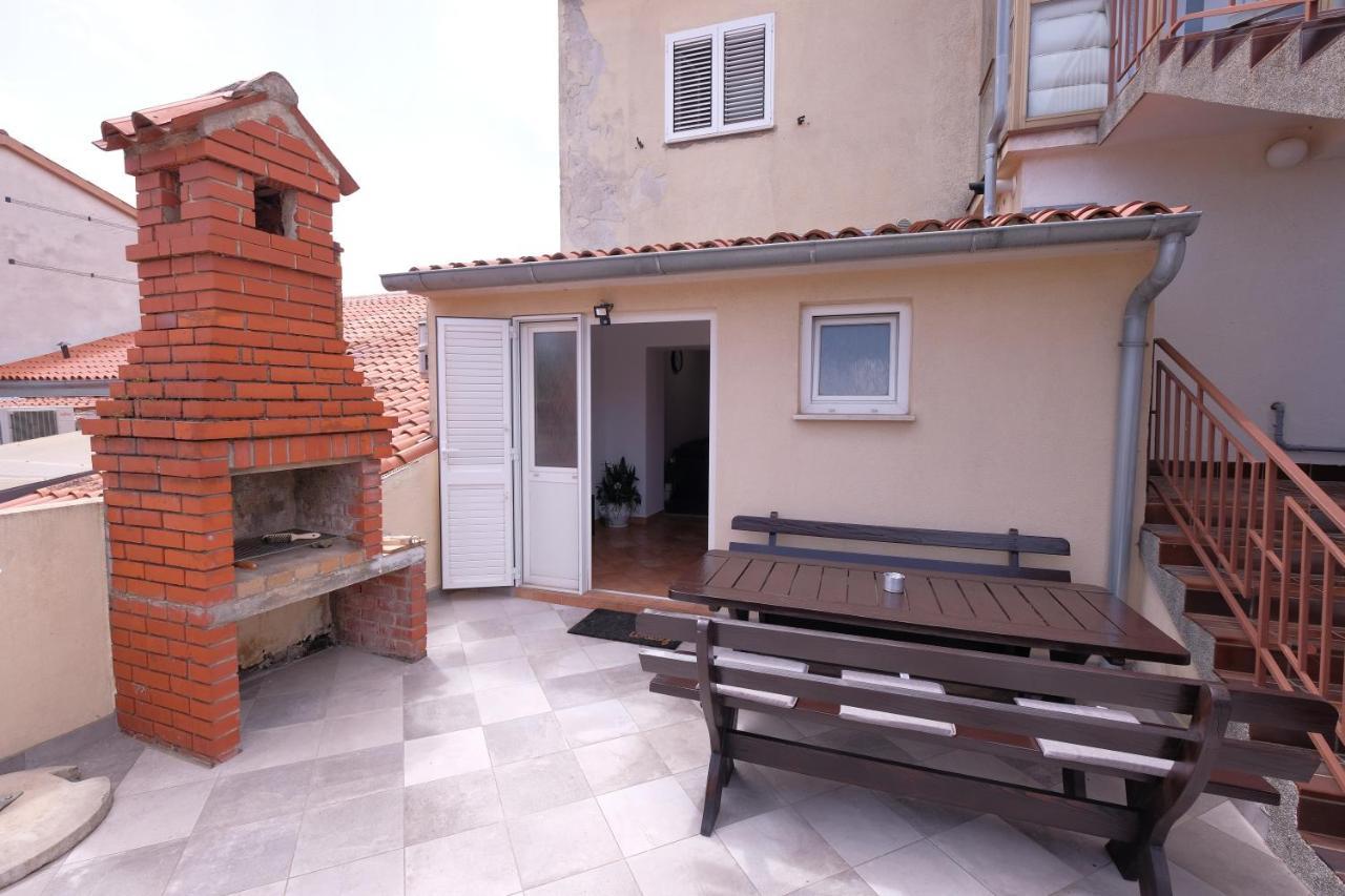 Apartment Klea - Cosy, Near City Center Pola Esterno foto