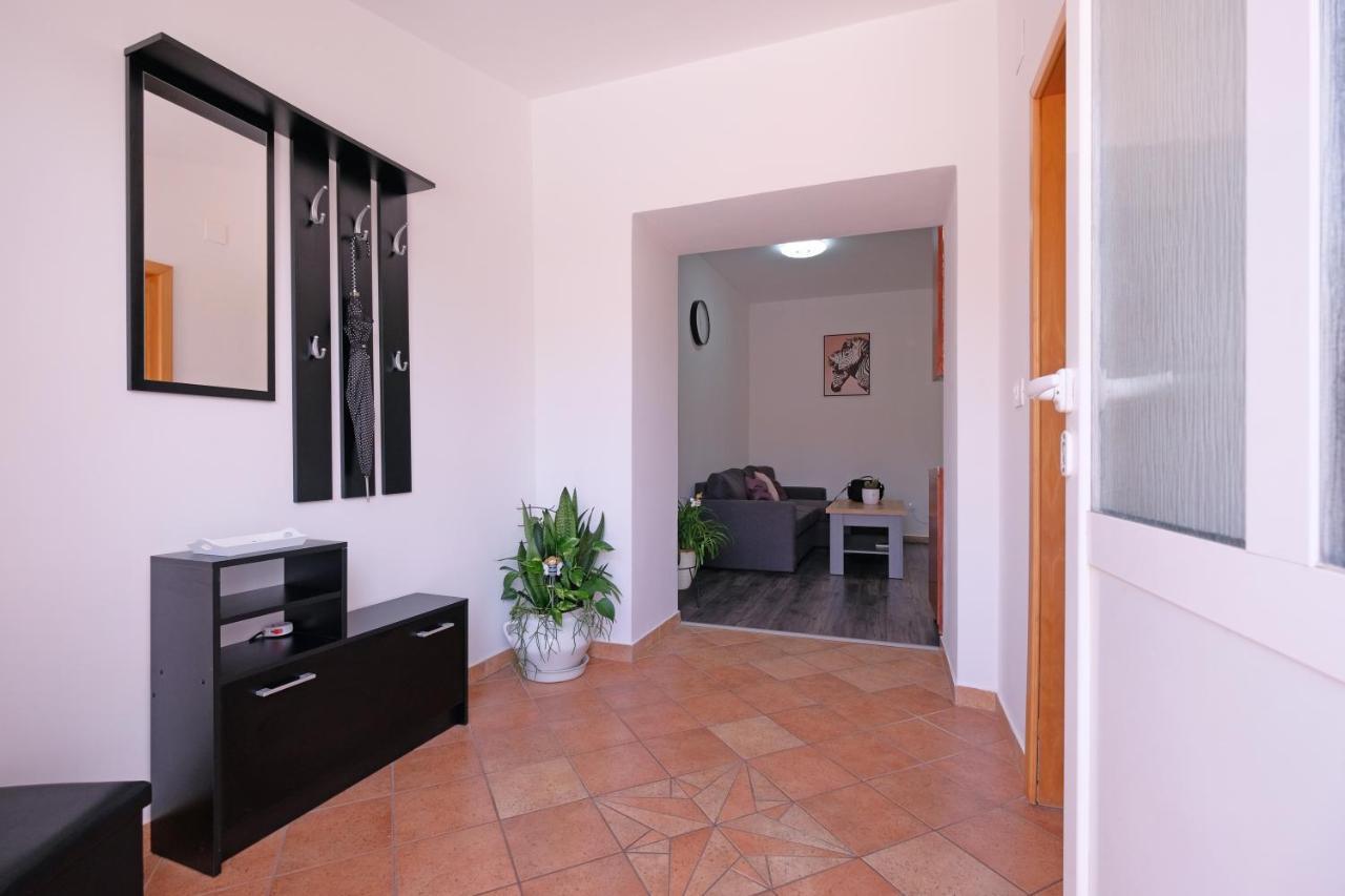 Apartment Klea - Cosy, Near City Center Pola Esterno foto